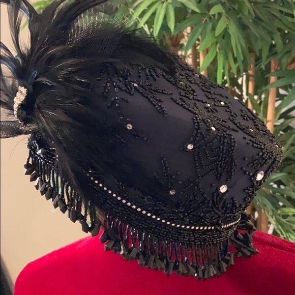 Accessories - People don’t make classy things like this anymore Beautiful beaded pillbox hat